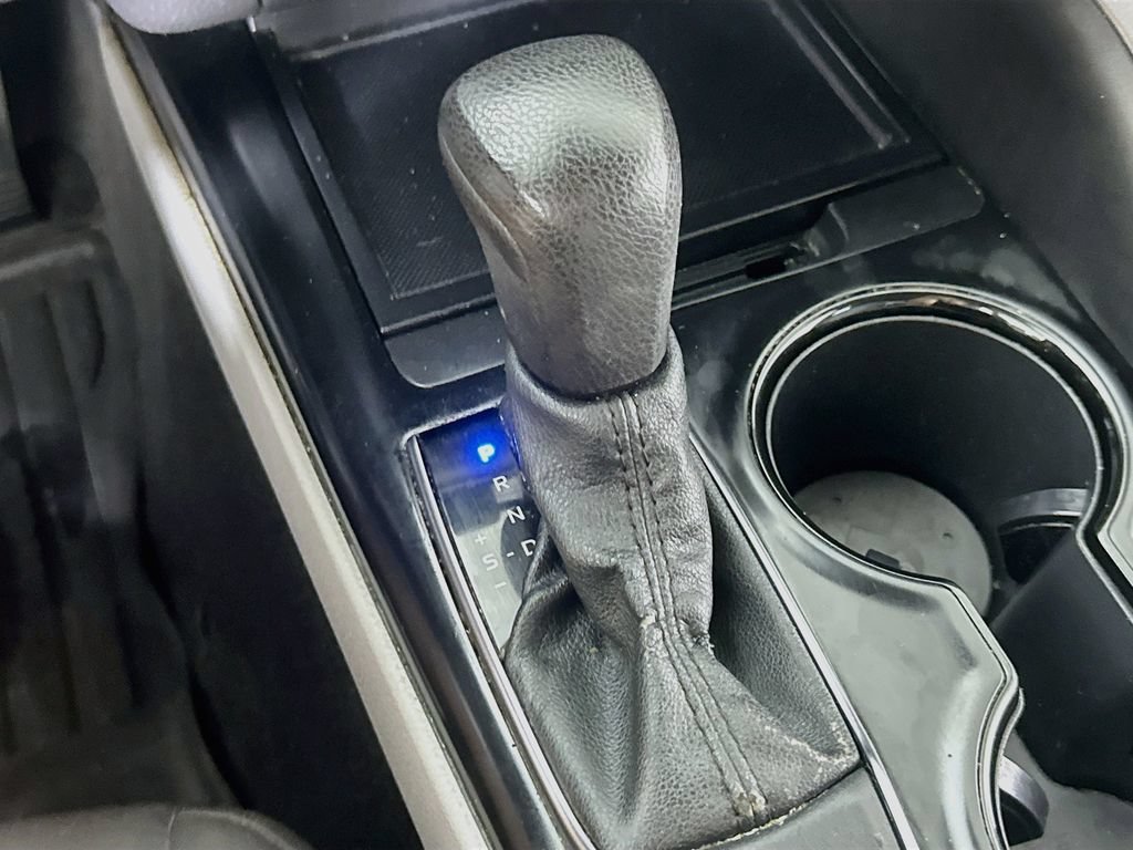 Used 2020 Toyota Camry LE FWD image 31