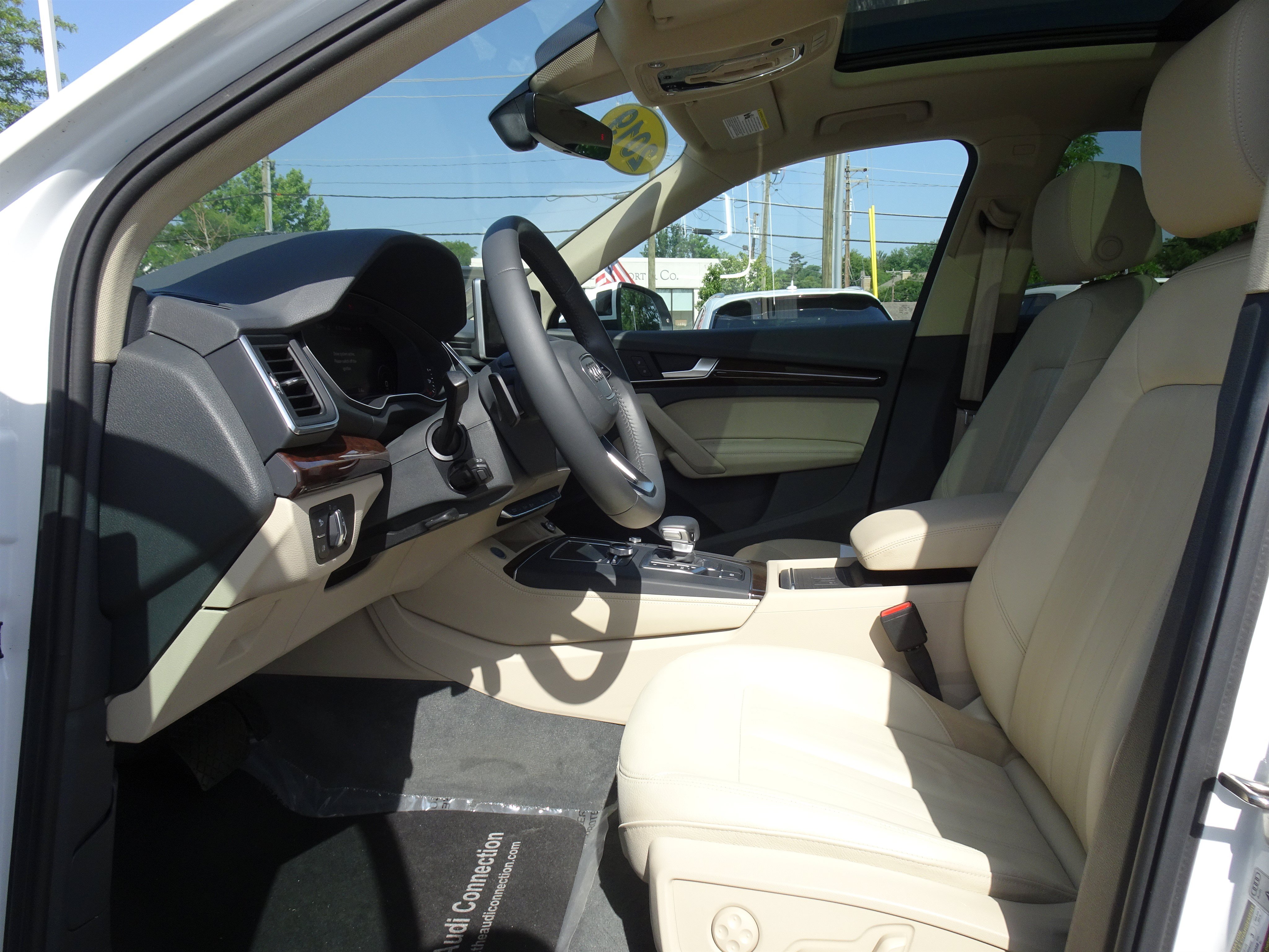 Used 2019 Audi Q5 2.0T Premium Plus w/ Premium Plus Package AWD/4WD image 8