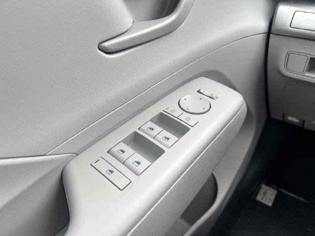 New 2027 Hyundai Kona SEL Sport AWD/4WD image 11
