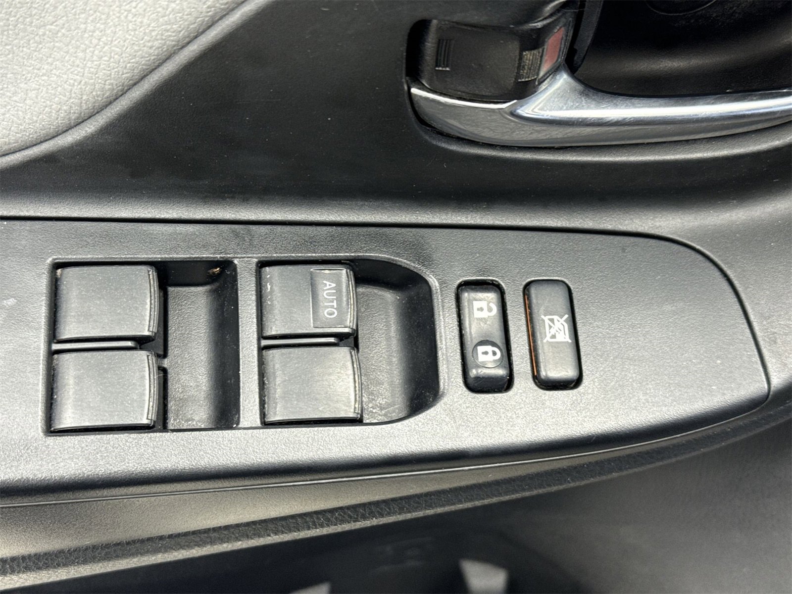 Used 2015 Toyota Yaris LE image 18