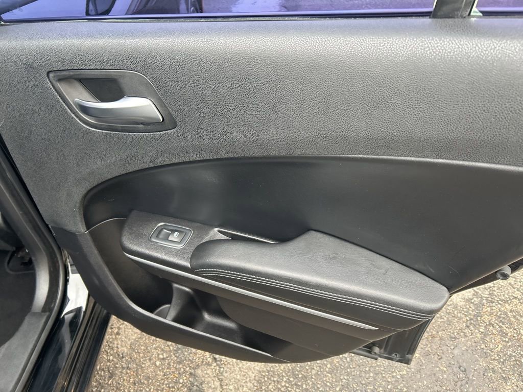 Used 2019 Dodge Charger SXT w/ Leather Interior Group image 24