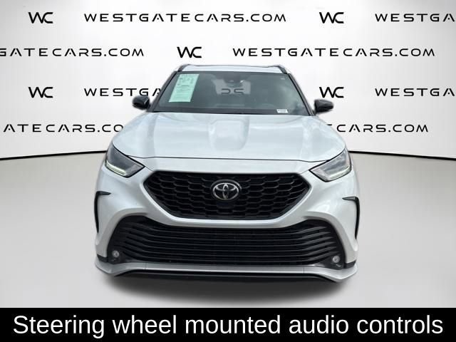 Used 2022 Toyota Highlander XSE video 2