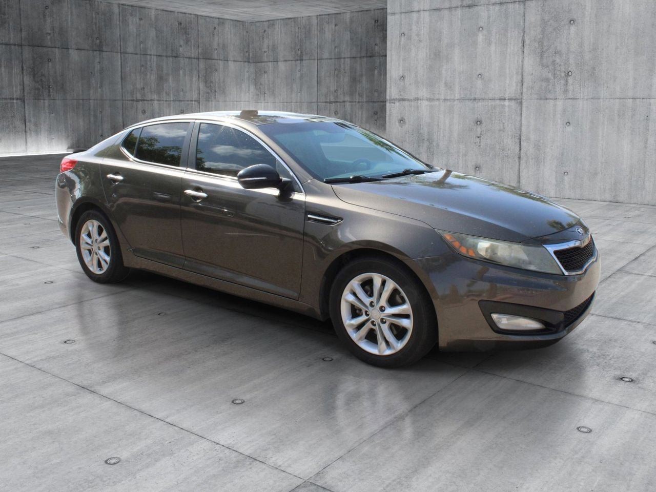 Used 2013 Kia Optima LX FWD image 7