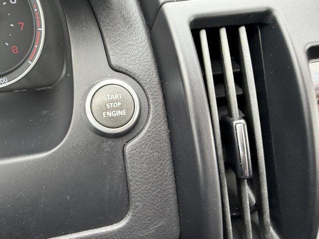 Used 2015 Land Rover LR2 image 28