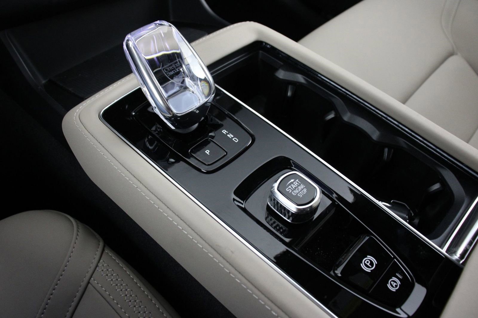 New 2026 Volvo XC90 B5 Plus w/ Protection Package image 7