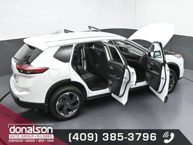 Used 2025 Nissan Rogue SV AWD/4WD image 25