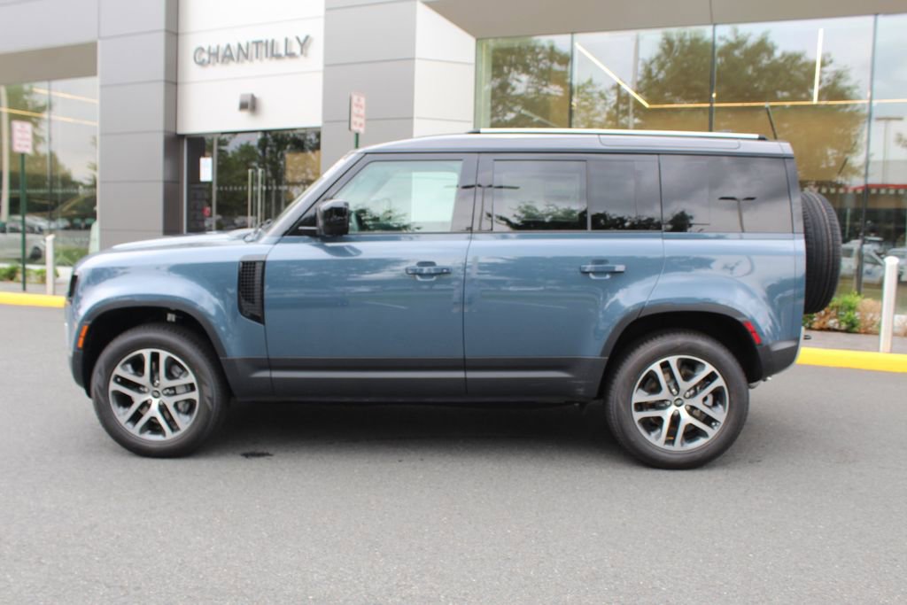 Used 2025 Land Rover Defender 110 S image 5