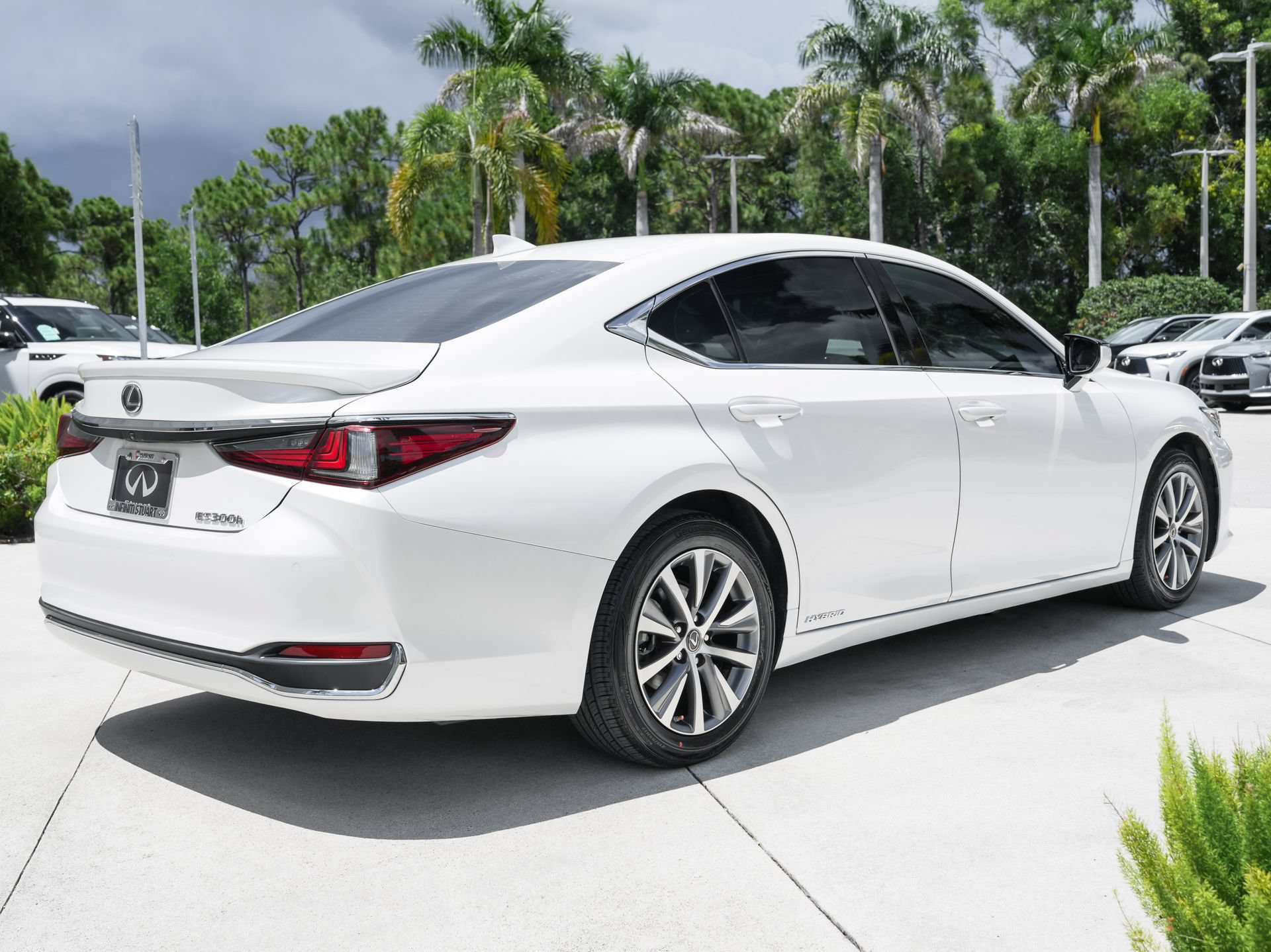 Used 2020 Lexus ES 300h w/ Premium Package FWD image 27