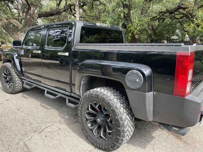 Used 2009 HUMMER H3T Alpha image 2