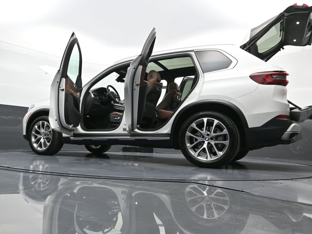 Used 2021 BMW 740i xDrive image 26