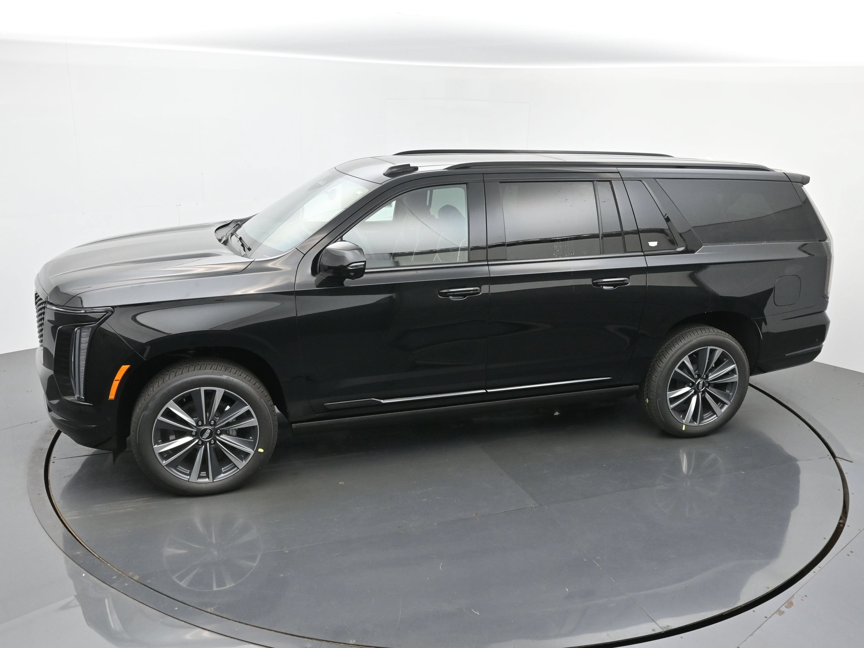 New 2026 Cadillac Escalade ESV Sport w/ Touring Package AWD/4WD image 24
