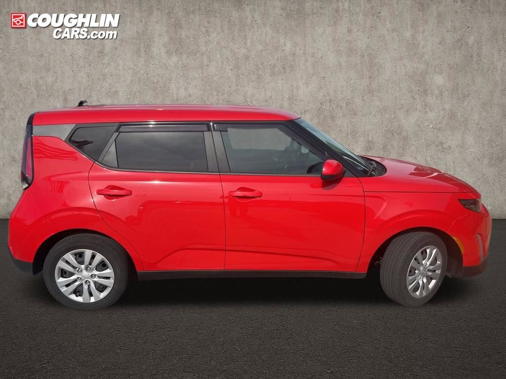 Used 2023 Kia Soul LX image 8