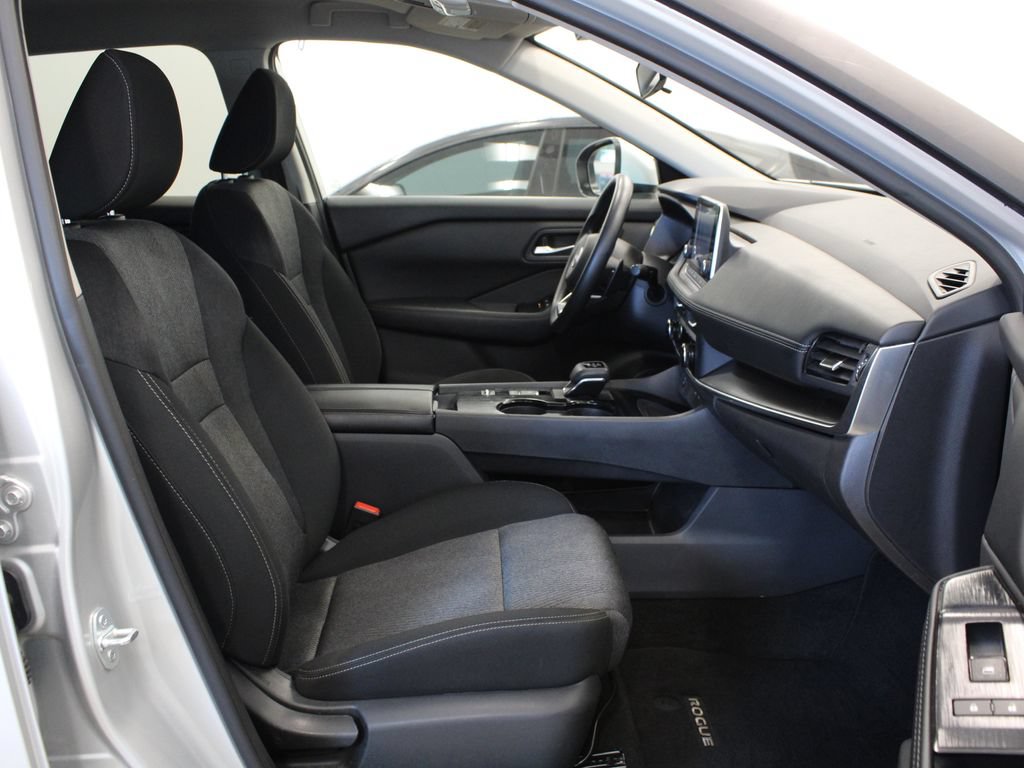 Used 2024 Nissan Rogue SV FWD image 15