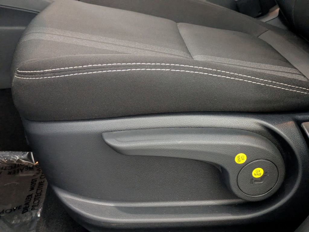 Used 2025 Hyundai Venue SEL FWD image 15