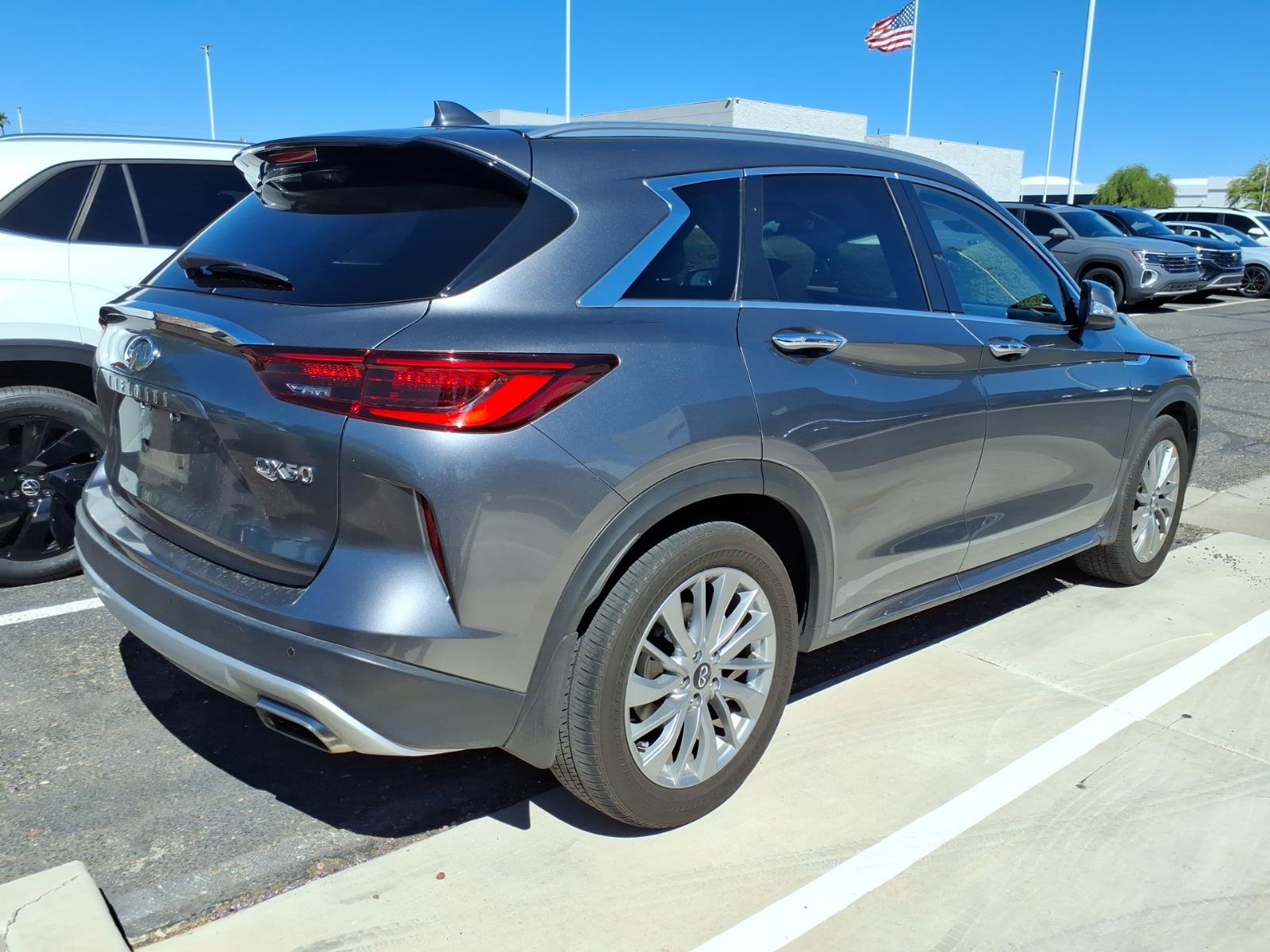 Used 2023 INFINITI QX50 Luxe FWD image 3