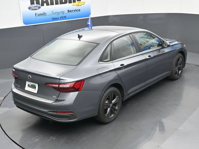 Used 2024 Volkswagen Jetta SE FWD image 22