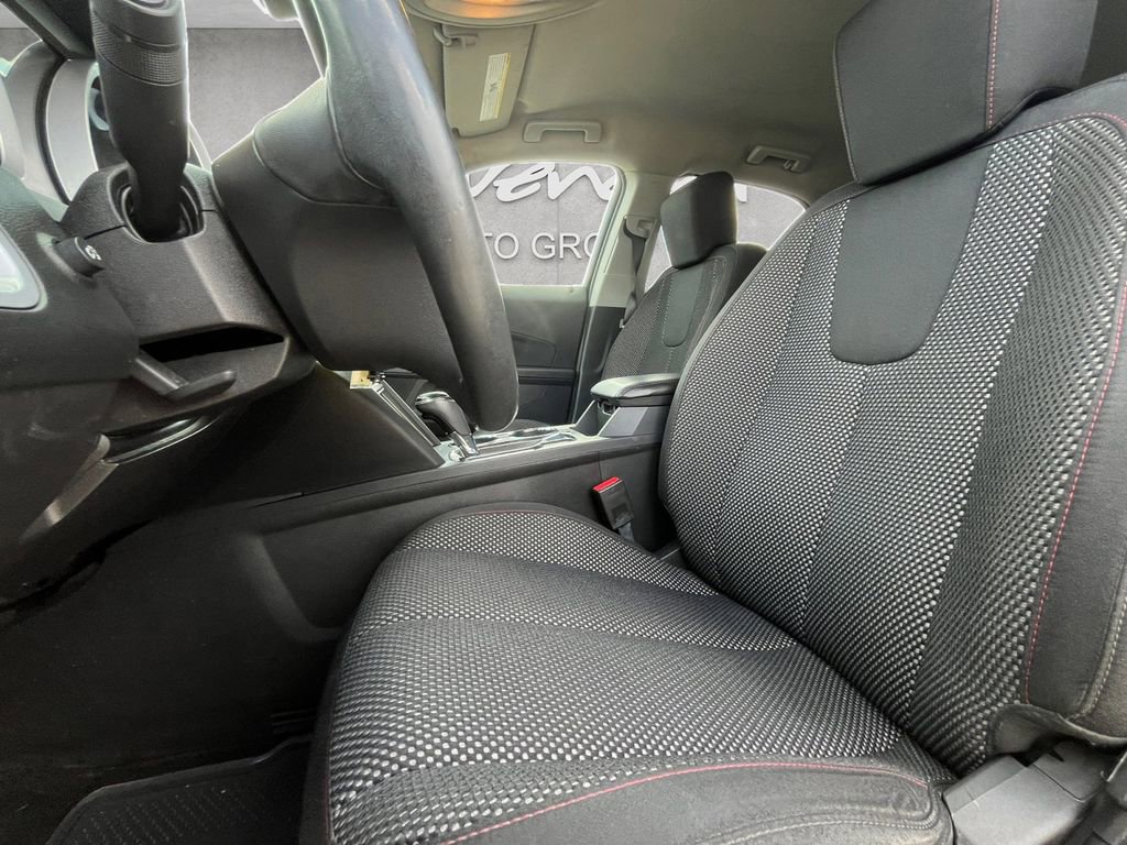 Used 2017 Chevrolet Equinox LT w/ Convenience Package image 19