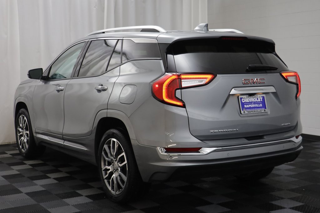 Used 2024 GMC Terrain Denali w/ Denali Premium Package image 17