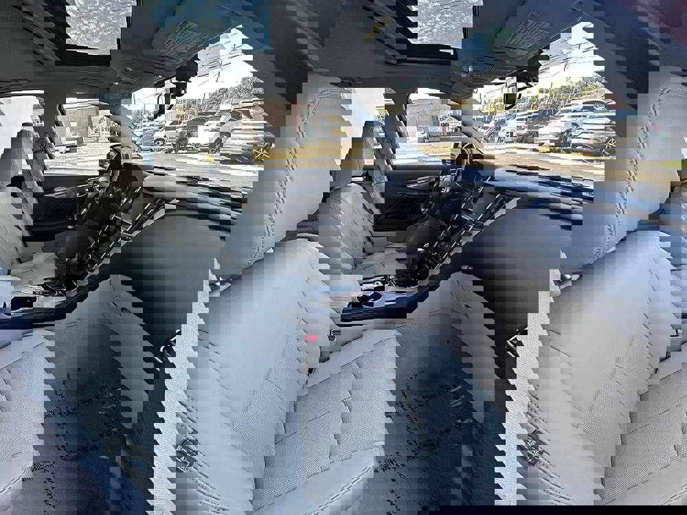 Used 2016 INFINITI Q50 Premium w/ Driver Assistance Package image 5