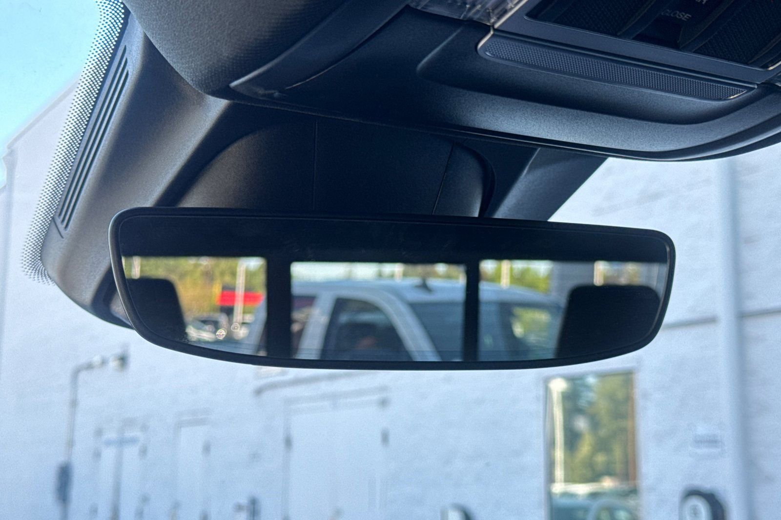 Used 2024 RAM 1500 Laramie image 25