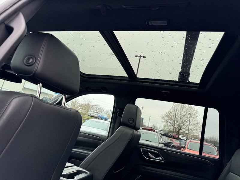 Used 2023 Chevrolet Suburban Z71 w/ Luxury Package image 11