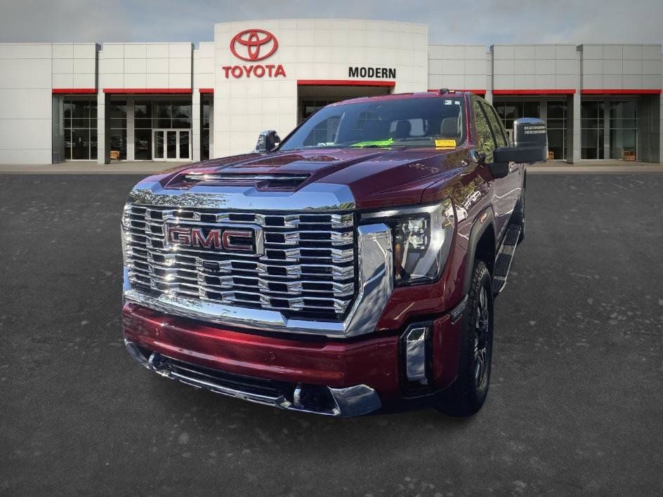 Used 2024 GMC Sierra 3500 Denali w/ Denali Reserve Package AWD/4WD image 2