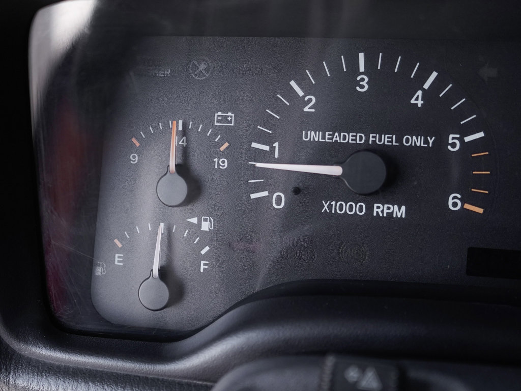 Used 1998 Jeep Cherokee Classic AWD/4WD image 13