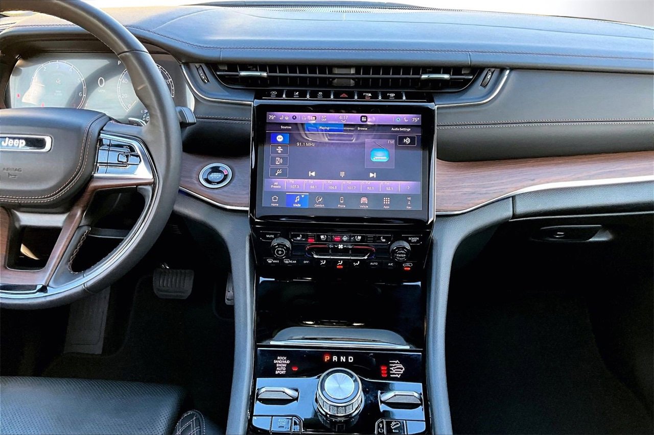Certified 2025 Jeep Grand Cherokee Summit image 12