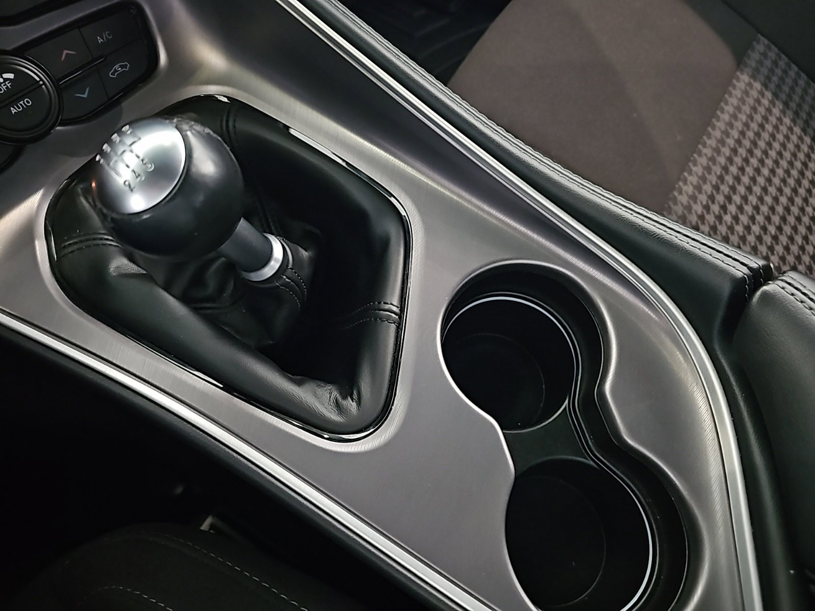 Used 2022 Dodge Challenger R/T w/ Blacktop Package image 19