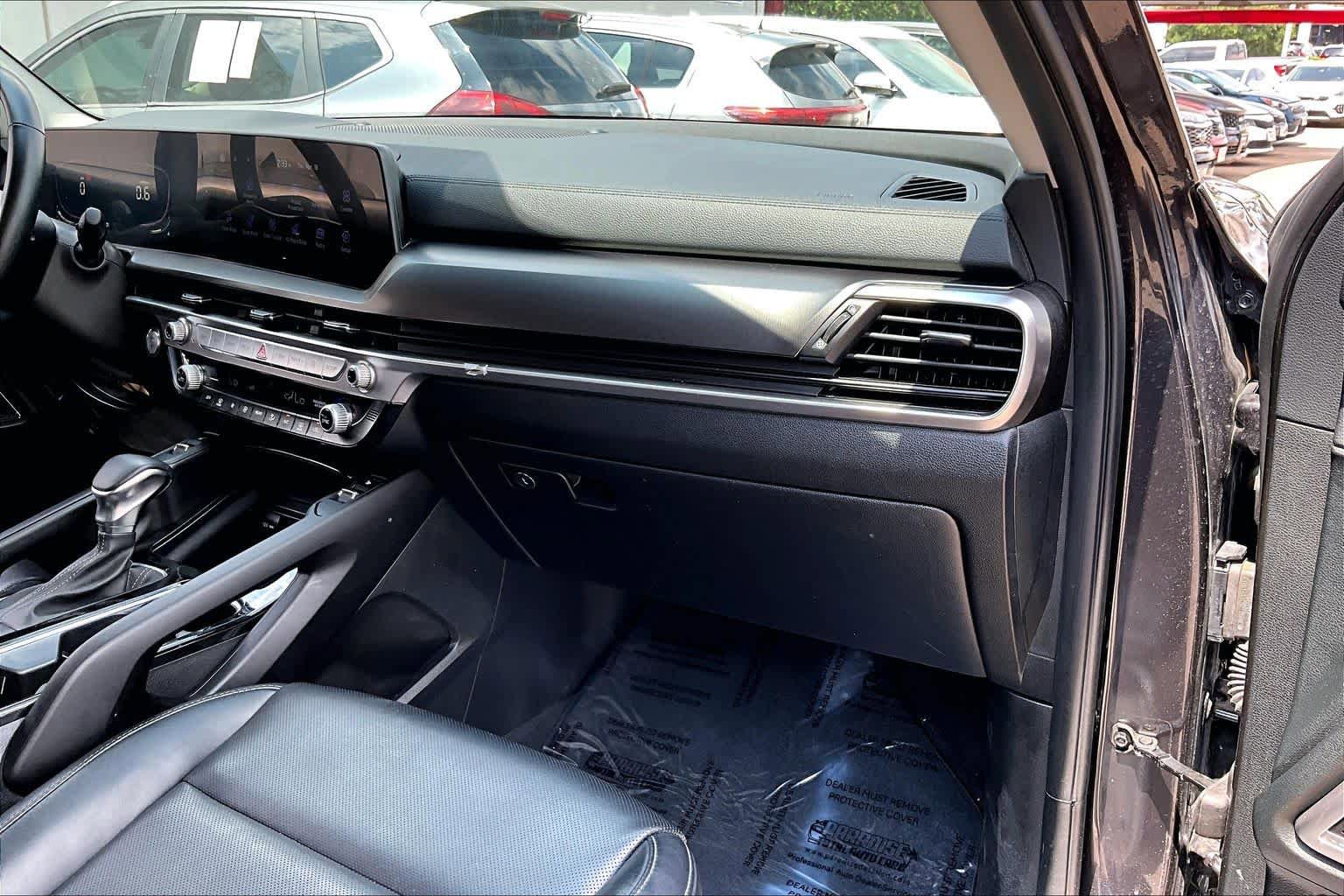 Used 2025 Kia Telluride S FWD image 18