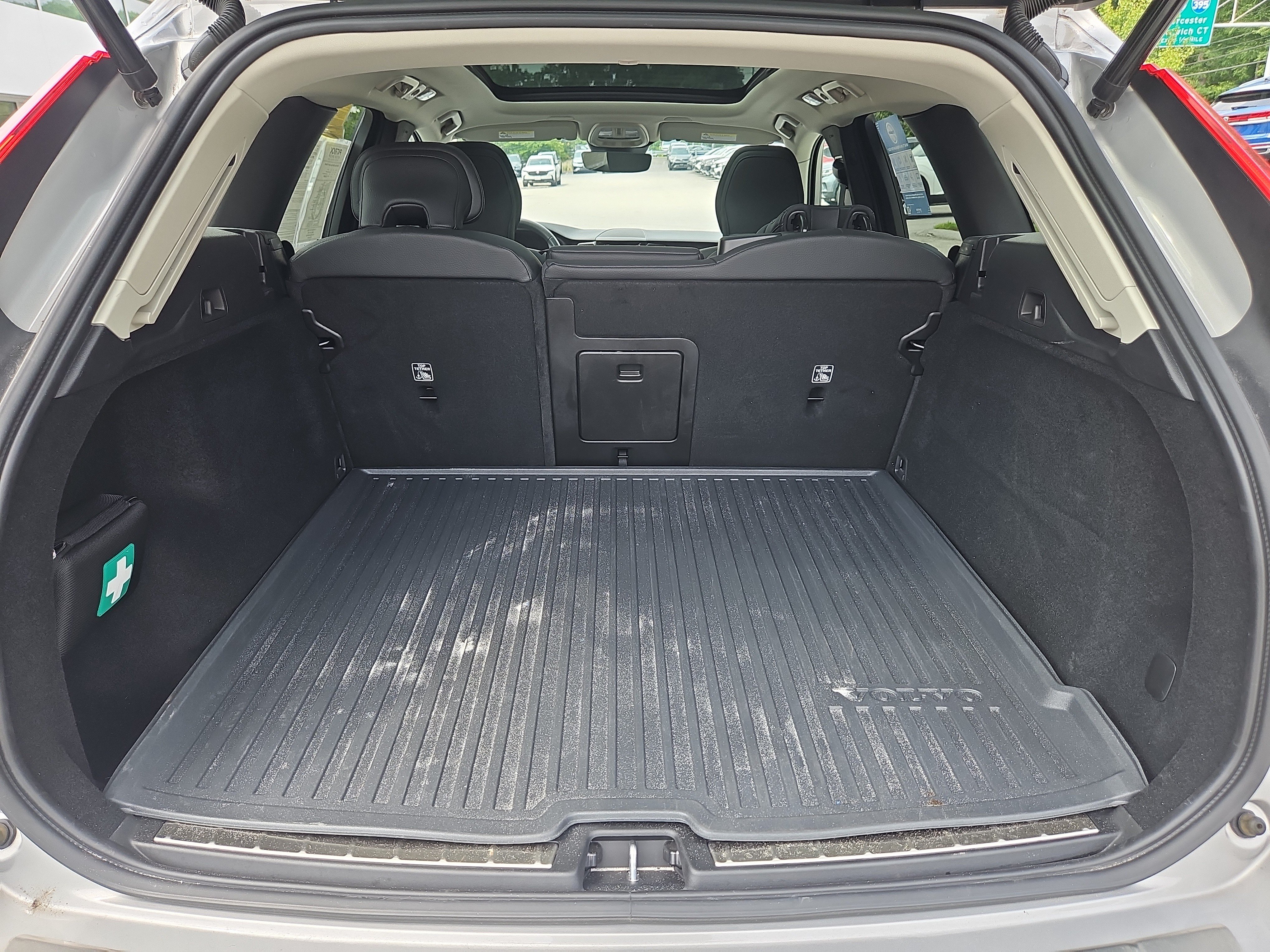 Used 2024 Volvo XC60 B5 Plus w/ Protection Package Premier AWD/4WD image 32