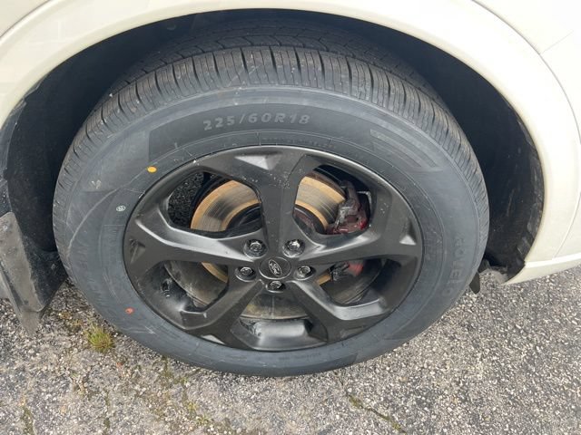 Used 2023 Ford Escape ST-Line w/ Equipment Group 301A FWD image 22