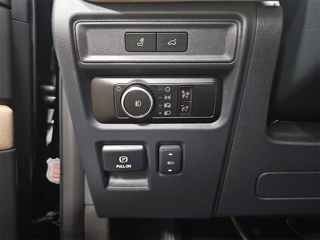 Used 2023 Ford Expedition Limited image 27