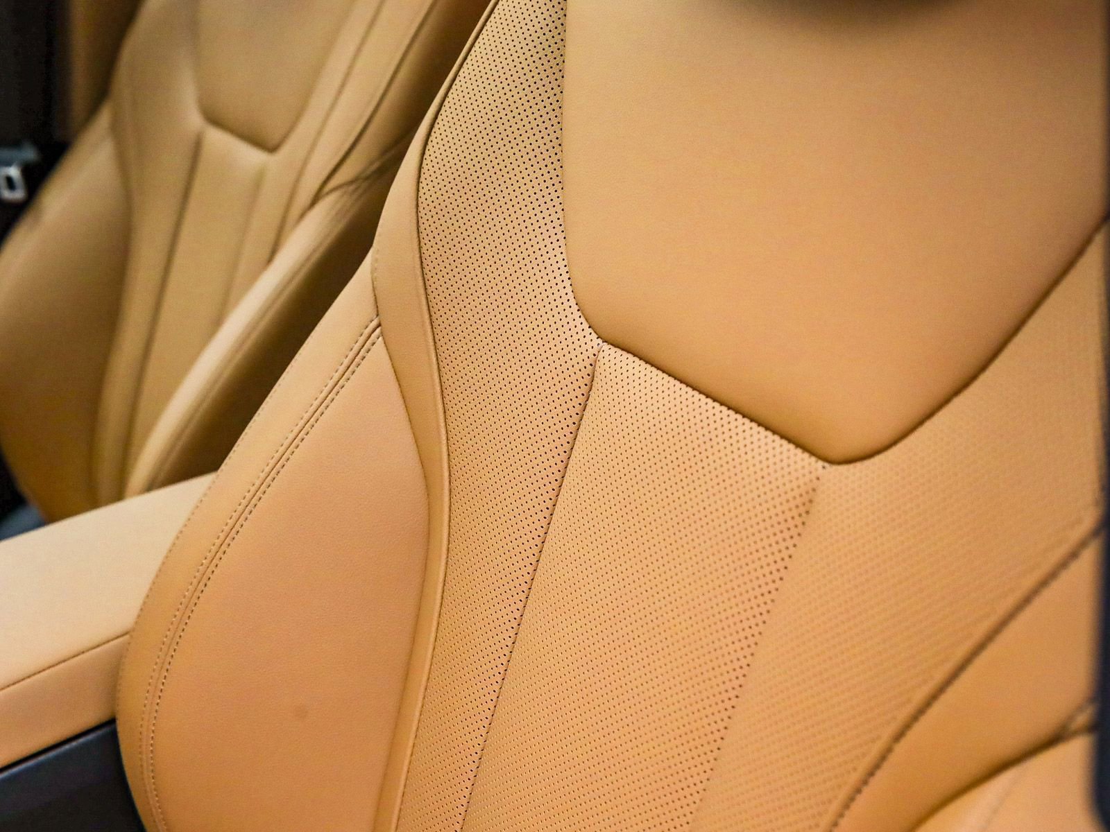 Used 2025 BMW 330i Sedan w/ Convenience Package image 24