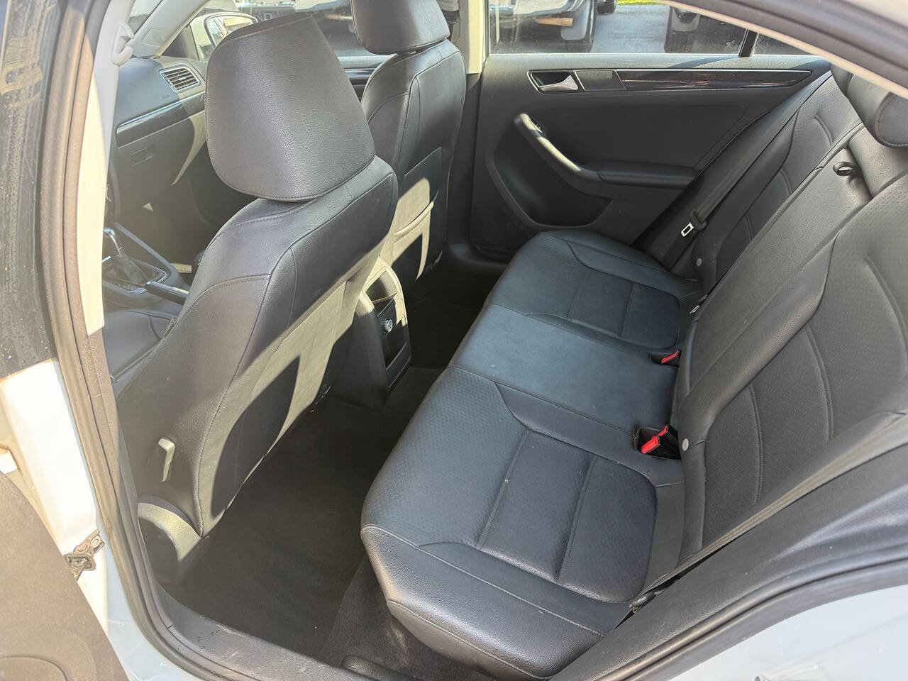 Used 2016 Volkswagen Jetta SEL FWD image 11