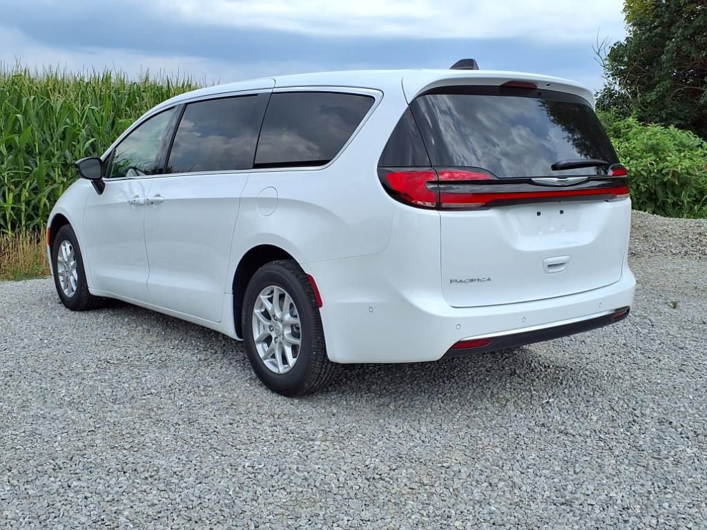 New 2025 Chrysler Pacifica Select image 33