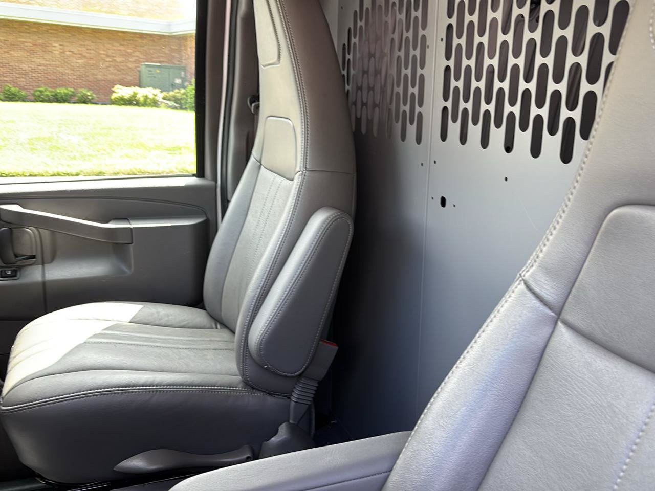 Used 2025 Chevrolet Express 2500 w/ Driver Convenience Package RWD image 11