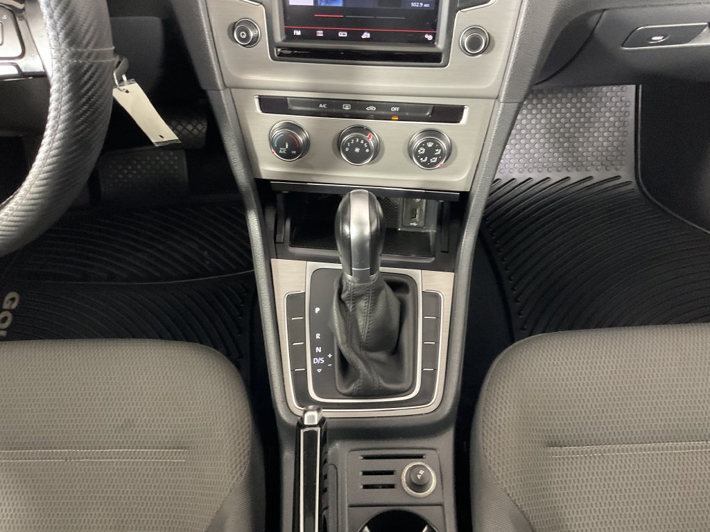 Used 2016 Volkswagen Golf S FWD image 14