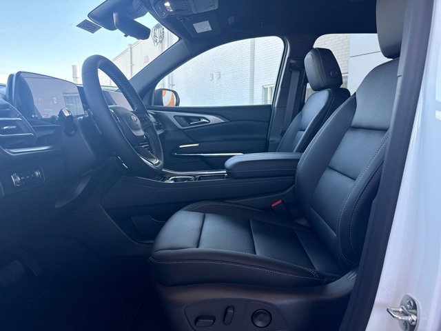 New 2026 Chevrolet Traverse LT w/ Driver Confidence Package AWD/4WD image 14