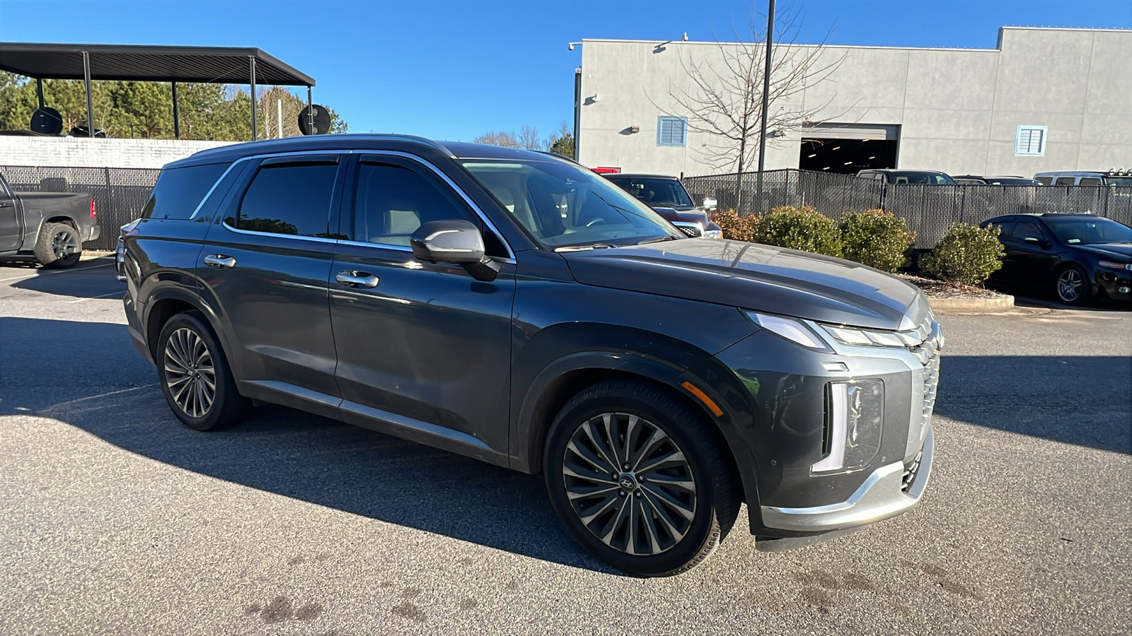 Used 2024 Hyundai Palisade Calligraphy image 5