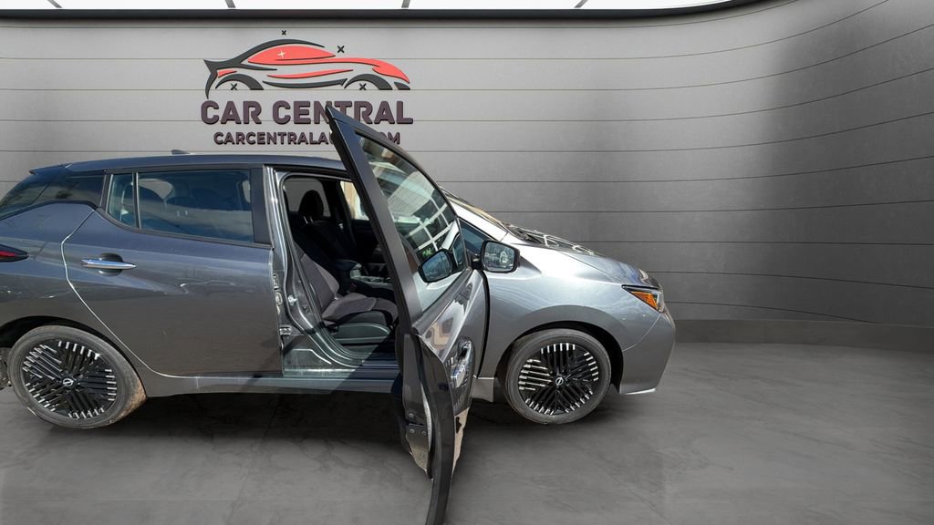 Used 2025 Nissan Leaf SV Plus image 13