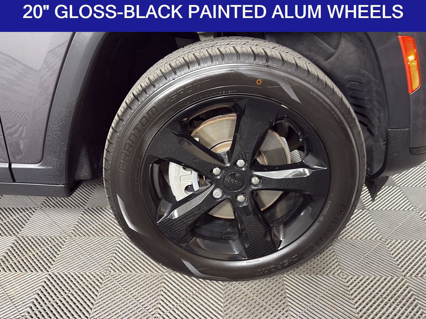 Used 2022 Jeep Grand Cherokee L Laredo image 12