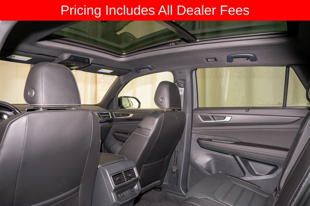 Used 2025 Volkswagen Atlas Cross Sport SEL R-Line AWD/4WD image 11