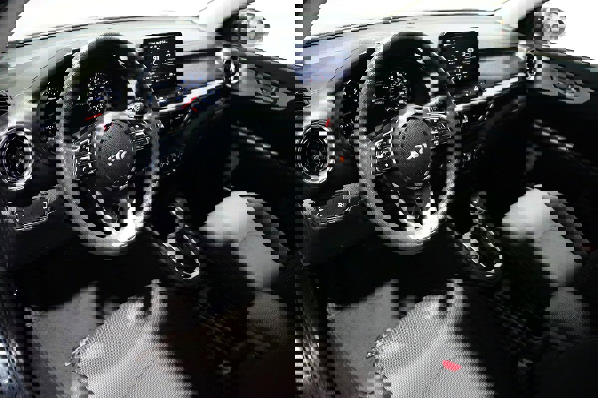 Used 2022 Kia Forte LXS image 14