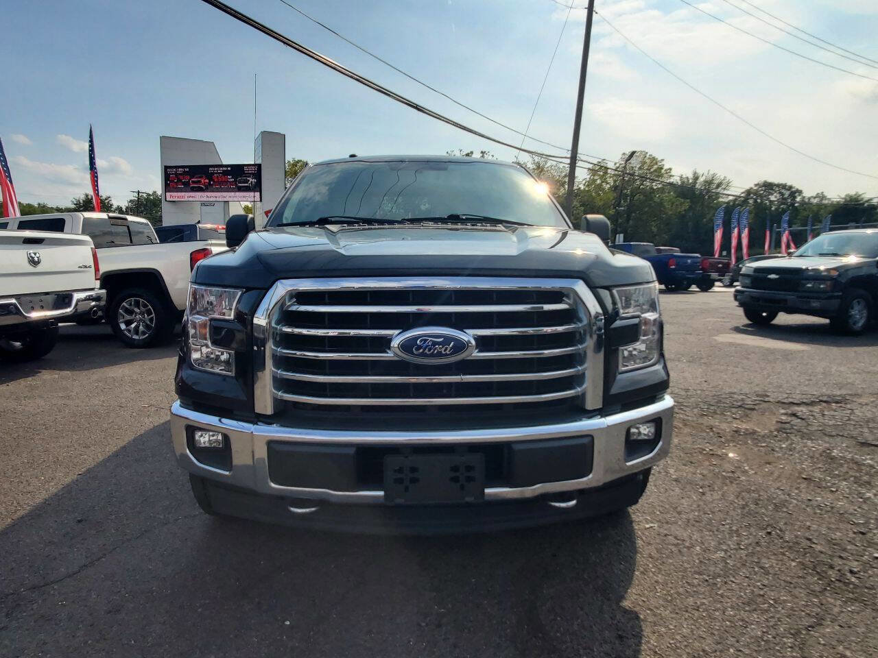 Used 2017 Ford F150 XLT w/ Equipment Group 301A Mid AWD/4WD image 13