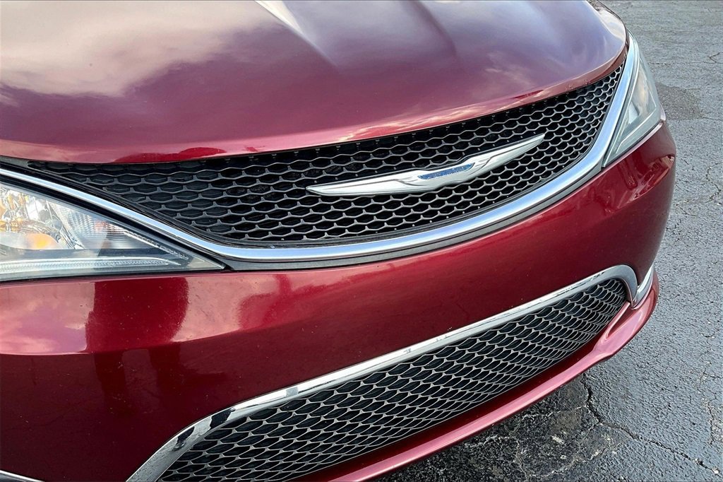 Used 2018 Chrysler Pacifica Touring-L image 31