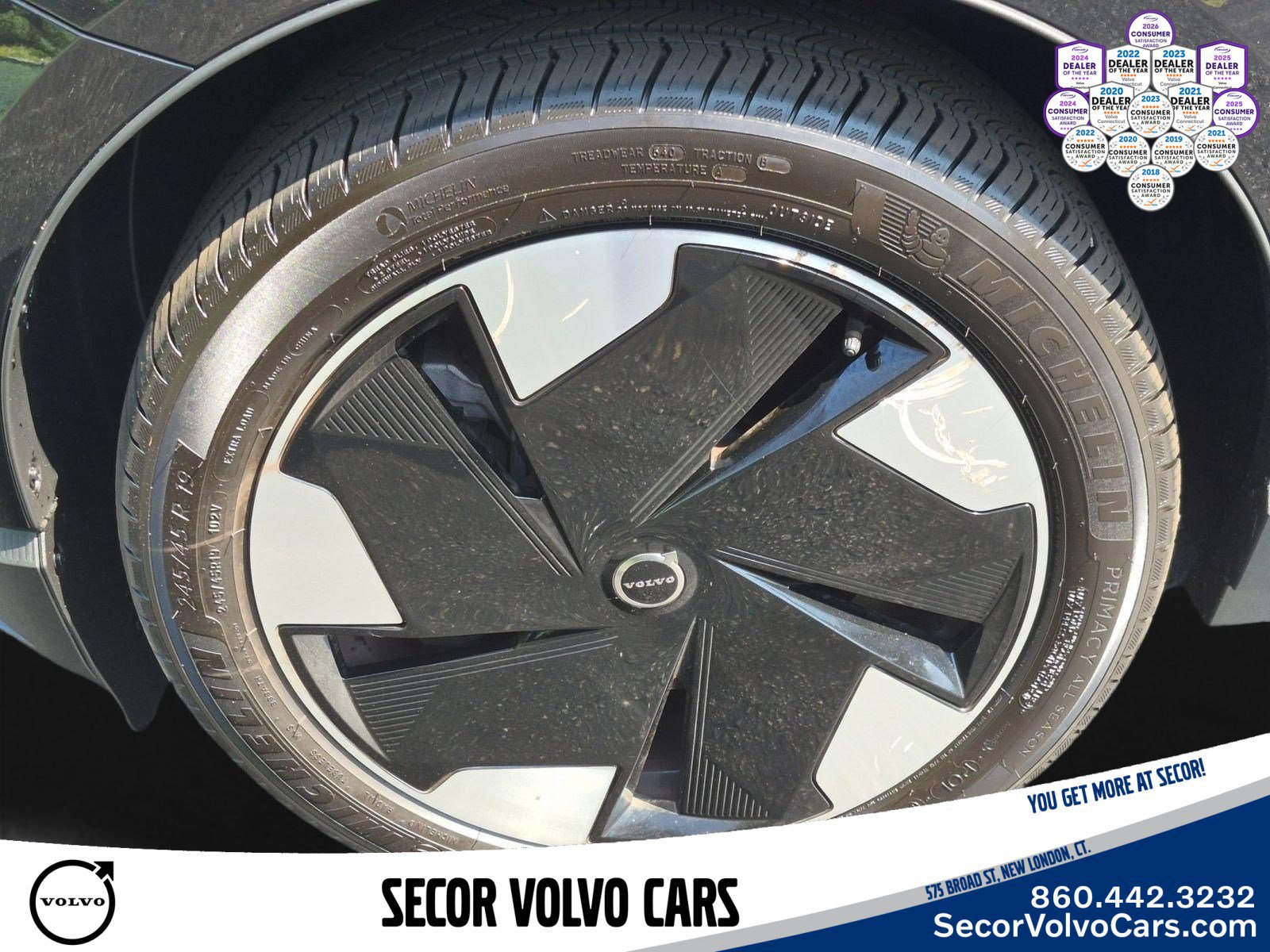 Used 2025 Volvo EX30 Plus w/ Protection Package Premier AWD/4WD image 27