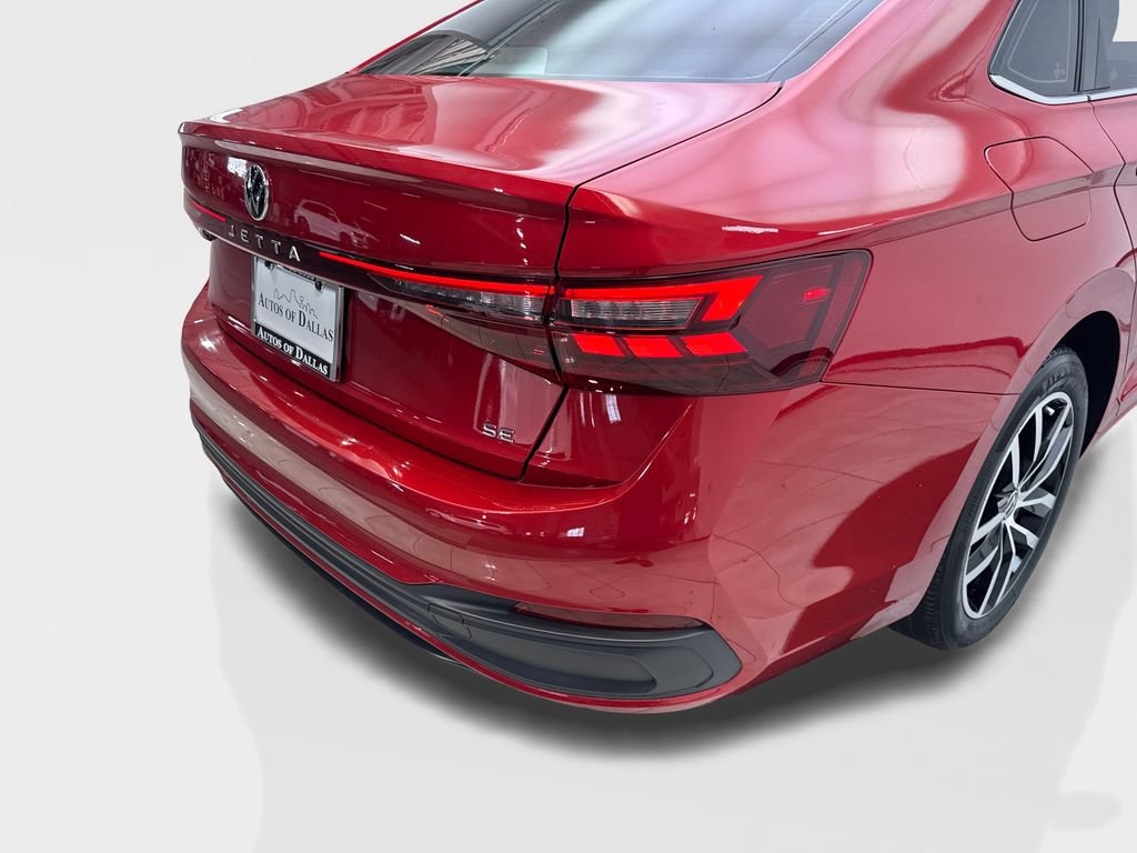 Used 2025 Volkswagen Jetta SE FWD image 18