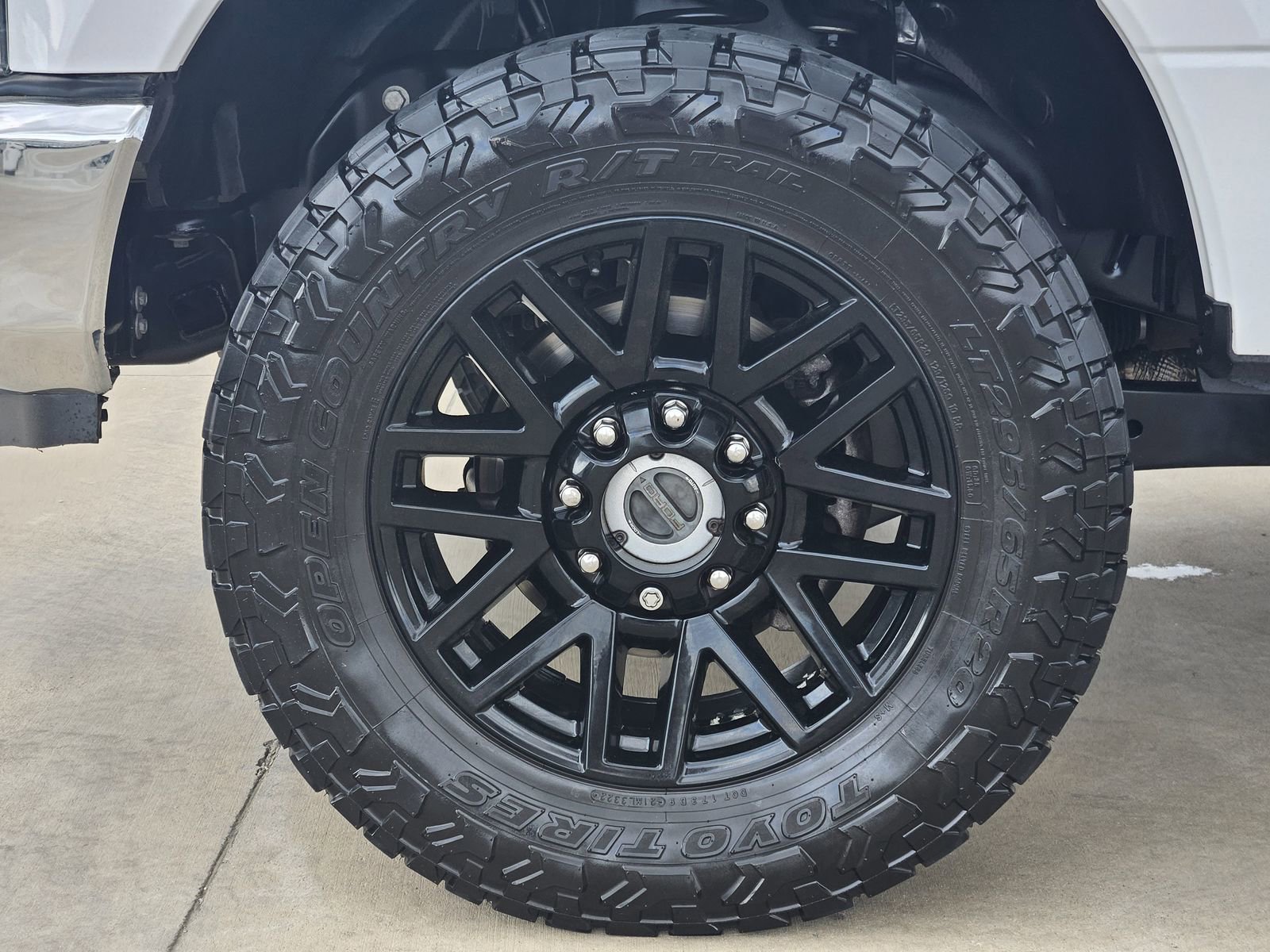 Used 2022 Ford F350 Lariat w/ Chrome Package image 13