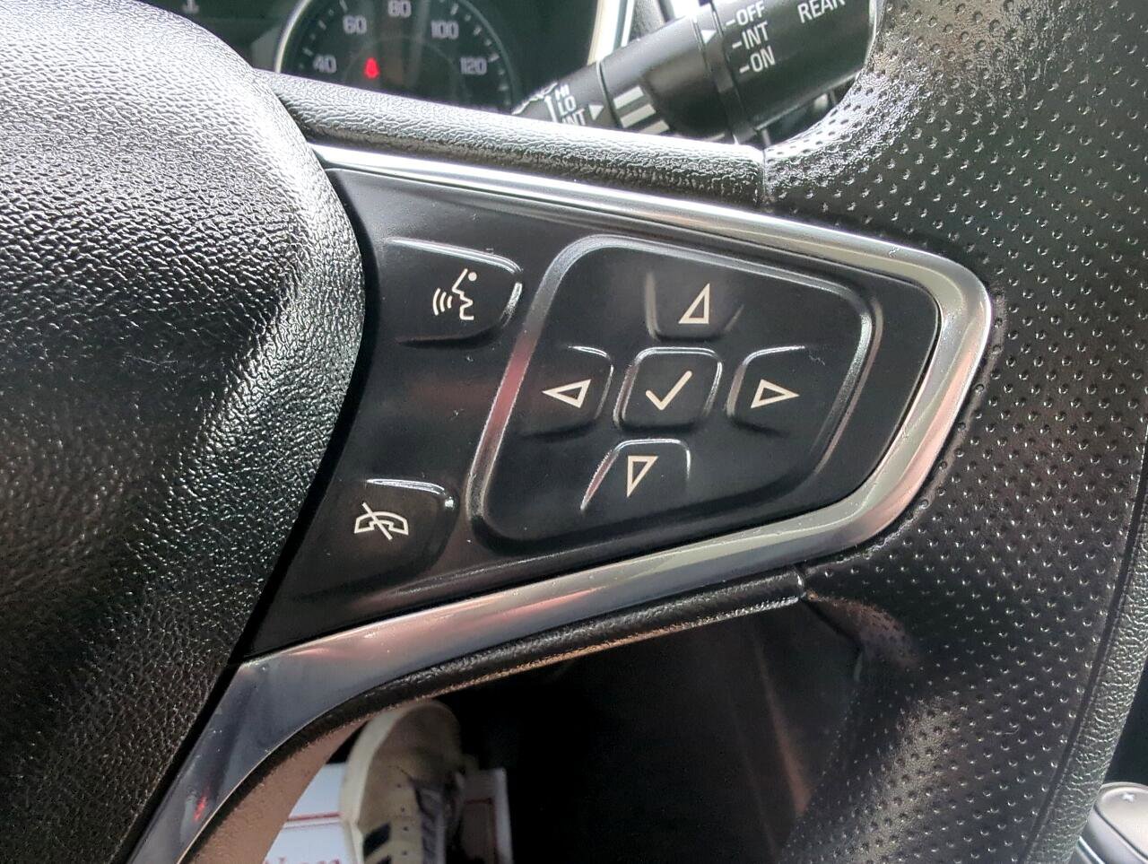 Used 2020 Chevrolet Equinox LT image 20